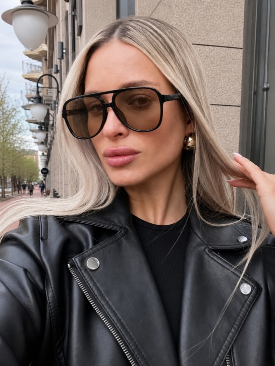 Accessories - Oversized Aviator Sunglasses in Black and Brown Tint